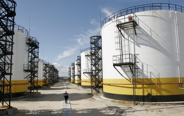 Германия национализирует завод Роснефти, если Россия прекратит поставки газа