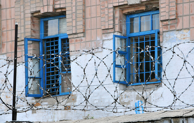 Более трех тысяч мариупольцев содержат в фильтрационной тюрьме в Донецкой области