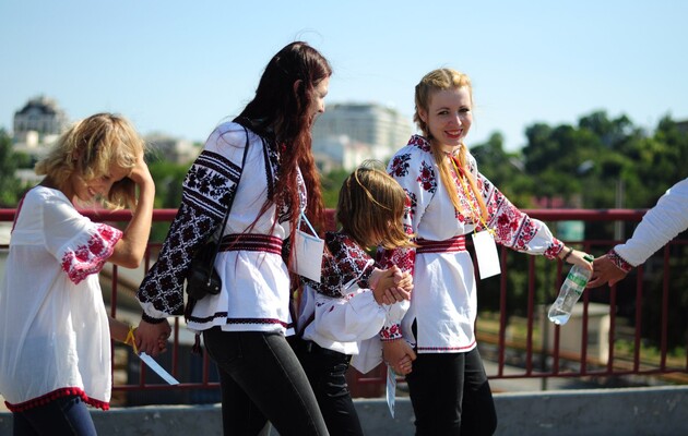 В праздник принято надевать вышиванки