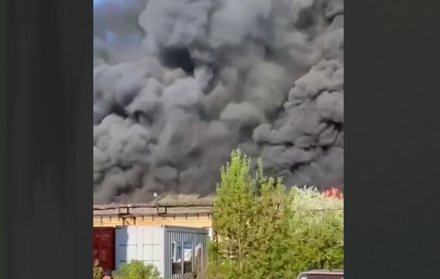 У Росії знову пожежа: у Новосибірській області епічно горить хімзавод