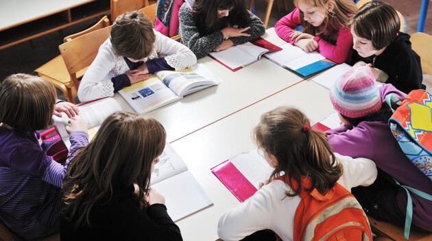 Як українські діти навчаються за кордоном: важливі речі, які треба знати