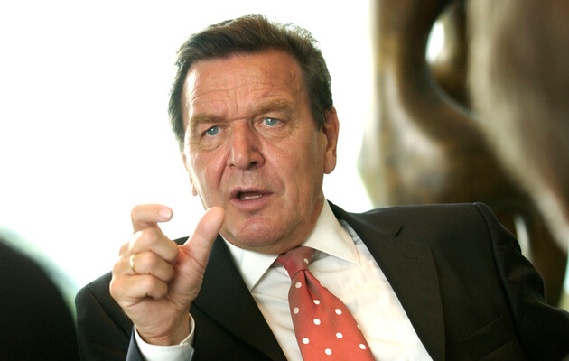 Колишньому канцлеру Німеччини Шредеру у ФРН урізали субсидування на майже півмільйона євро