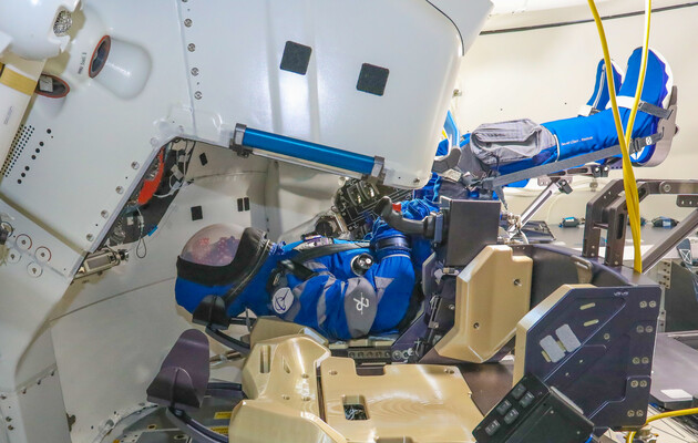 Манекен летить на МКС на кораблі Boeing