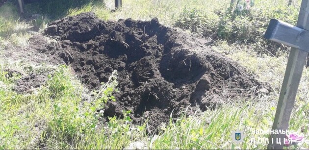 Полиция обнаружила захоронение российских военных в Харьковской области