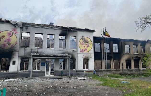 Российская армия уничтожила уже 1873 учебных заведения в Украине – Зеленский