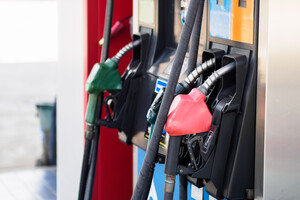 В Україні ціни на бензини та дизпальне за тиждень виросли до 30%