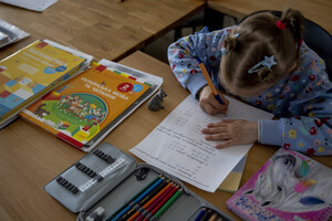 Есть три проблемы, которые могут оставить украинских школьников без учебников