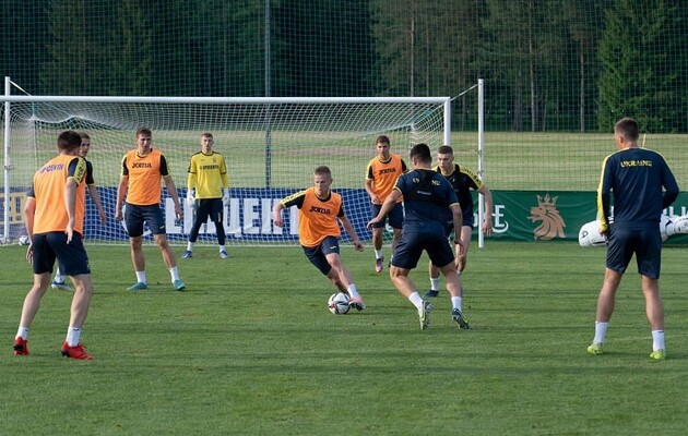 Збірна України продовжує тренування у Словенії