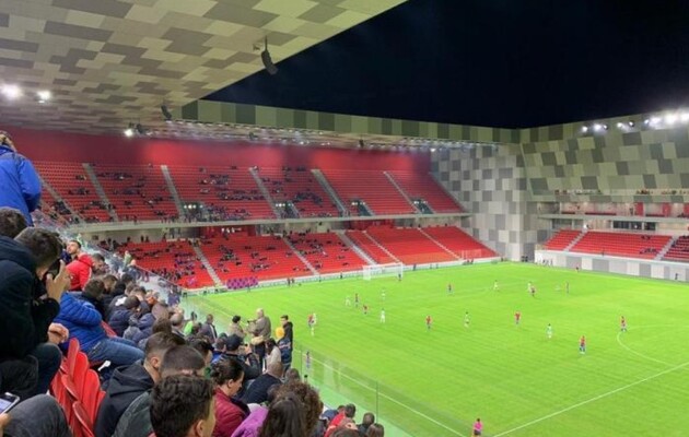 Стадіон у Тирані