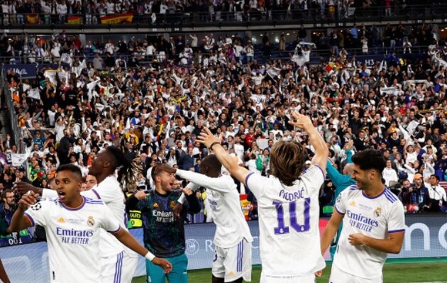 УЕФА расследует ситуацию с болельщиками