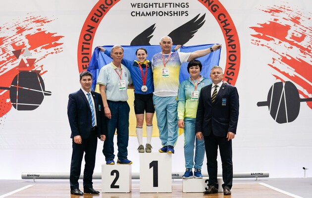 Украинка Ломачинская завоевала три медали на чемпионате Европы по тяжелой атлетике