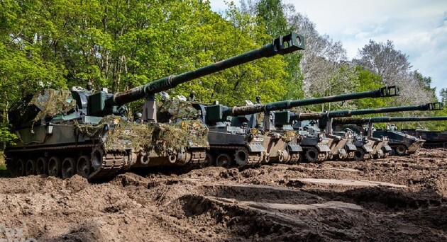 Польша передала Украине самоходные гаубицы KRAB