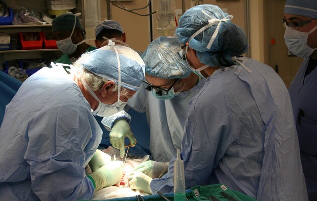 В Охматдете провели первую трансплантацию костного мозга взрослой пациентке