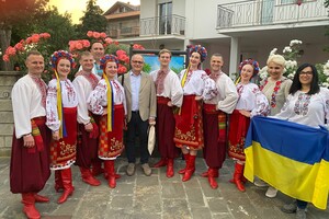 Артисты Черкасского народного хора успешно выступили на фестивале танцев в Италии