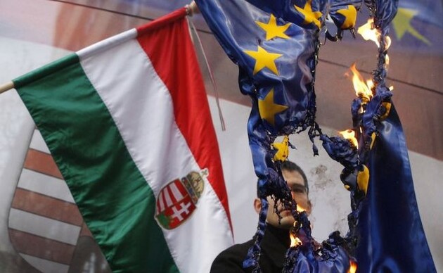 Угорщина потрапила ще в один скандал в ЄС: Єврокомісія розбиратиметься з правилами продажу бензину