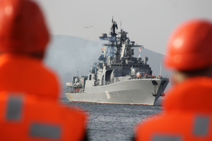 Живой щит: гражданскими кораблями россияне «прикрывают» свой военный флот – ВМС Украины