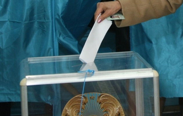 Республіка з сильним парламентом та ні привілеям Назарбаєву: в Казахстані на референдумі закріпили зміни до Конституції