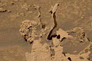 Марсоход Curiosity обнаружил странные «столпы» на Красной планете