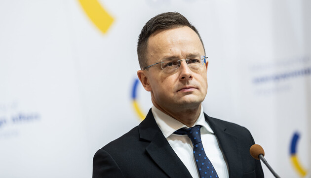 Голова МЗС Угорщини підтримав слова спікера угорського парламенту про нібито “психічну проблему” Зеленського