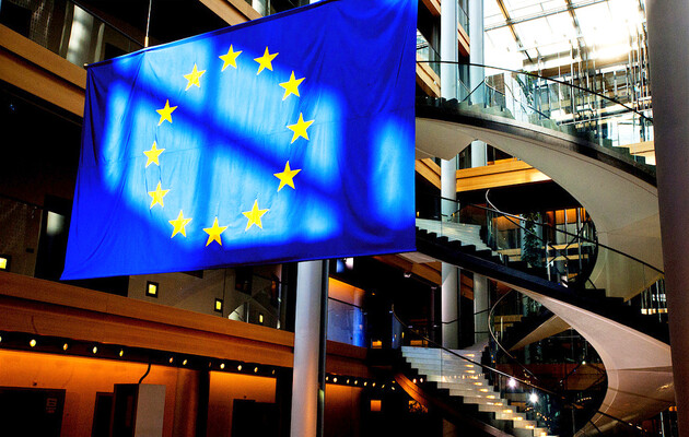 Европарламент будет рекомендовать лидерам ЕС предоставить Украине статус кандидата в июне