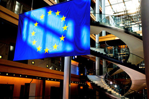 Европарламент будет рекомендовать лидерам ЕС предоставить Украине статус кандидата в июне
