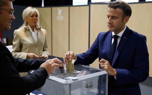 Парламентські вибори у Франції: блок Макрона все-таки попереду, але перевага мінімальна