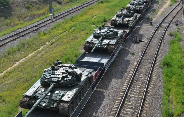 Росія звозить підрозділи з танками Т-80 і БМП-1 до Бєлгородської області
