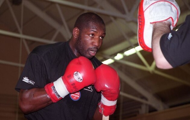 Френсіс працює охоронцем у Лондоні