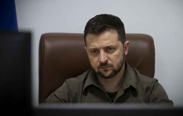 Зеленский попросил провести проверку в ВСУ, учитывая обсуждение в медиа нехватки средств индивидуальной защиты военных