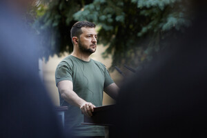 Зеленський виступив на технологічній конференції у Парижі у вигляді голограми
