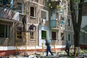 Житель Краматорска показал в каких условиях живут люди в разрушенном взрывной волной доме