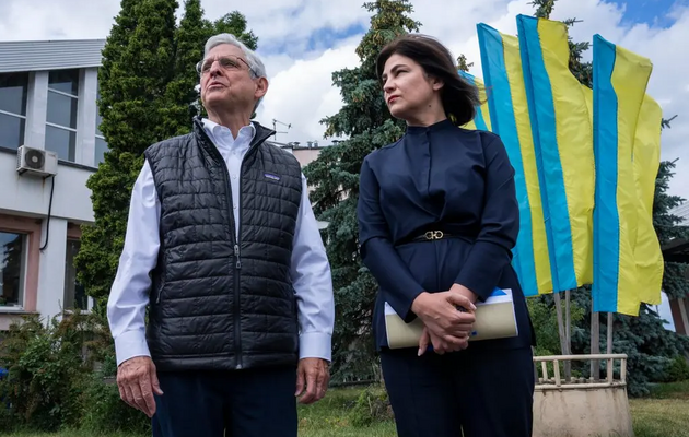 Глава Мін'юсту США обіцяє допомогти Україні покарати військових злочинців