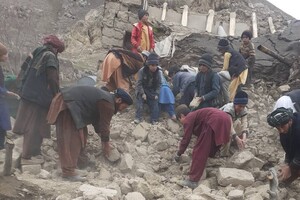 Понад 900 людей загинули в Афганістані через землетрус