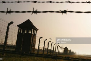 На офіційних сайтах РФ з'явилися фейкові повідомлення про антиросійські листівки в музеї Освенціму