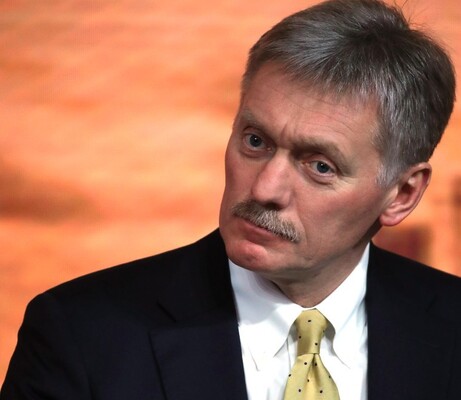 Песков отрицает предположение об экстерном заявлении как цели ночного прибытия Путина в Кремль