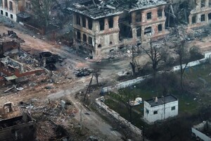 Попри заяви окупантів, відновити опалення в Маріуполі до зими вони не зможуть — Андрющенко