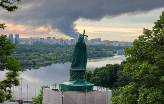 В Киеве прозвучало несколько взрывов – правила, спасающие жизнь во время ракетных ударов и бомбардировок