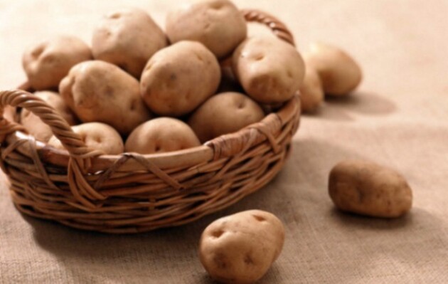 Коллапс на картофельном рынке: фермеры сдают урожай на крахмал и уменьшили картофельные насаждения