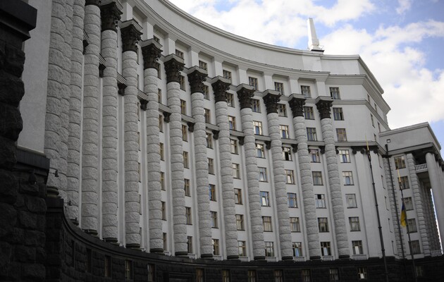 Украинцы, выехавшие за границу, не будут иметь право на некоторые соцвыплаты