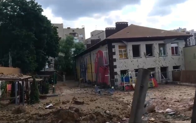 В Киеве одна из ракет РФ попала в детский сад: повреждена водопроводная магистраль