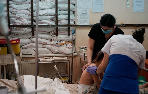 Больницы на линии столкновения: первые месяцы работы