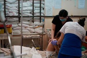 Больницы на линии столкновения: первые месяцы работы