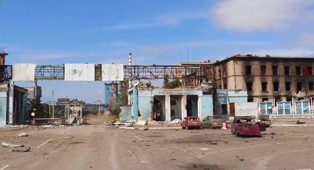 Окупанти продовжують знищувати Лисичанськ та вбивати мирних мешканців – Гайдай