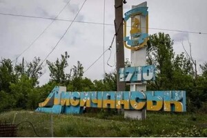На Луганщині окупанти майже вщент знищили гуманітарні склади – Гайдай