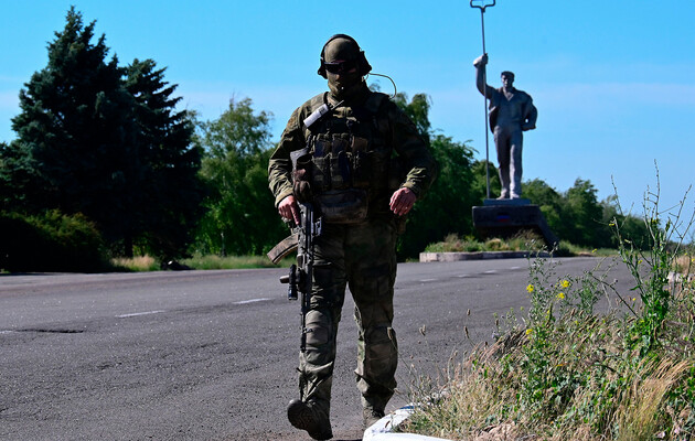 У Токмаку війська РФ влаштували між собою перестрілку: є загиблі та поранені