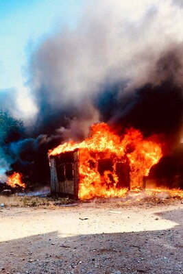 В Мариуполе сгорел склад оккупантов с краденным имуществом