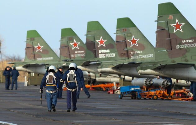 Росіяни активізують авіацію і везуть боєприпаси з окупованого Криму — ОК «Південь»