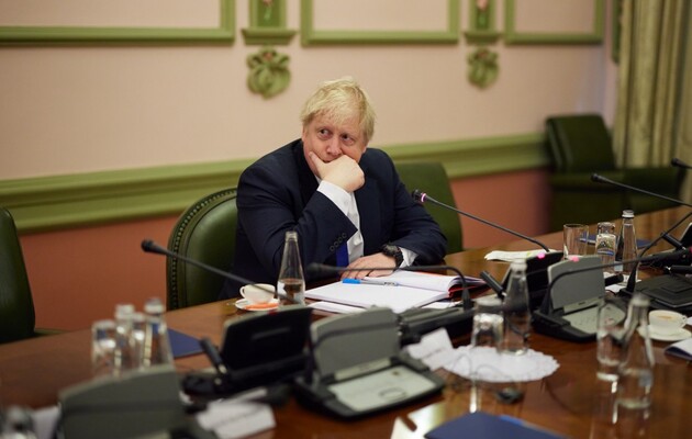 Прем'єр-міністр Великої Британії Борис Джонсон відмовився йти у відставку через війну в Україні