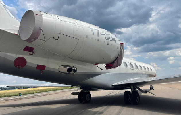 Арестованный самолет Медведчука