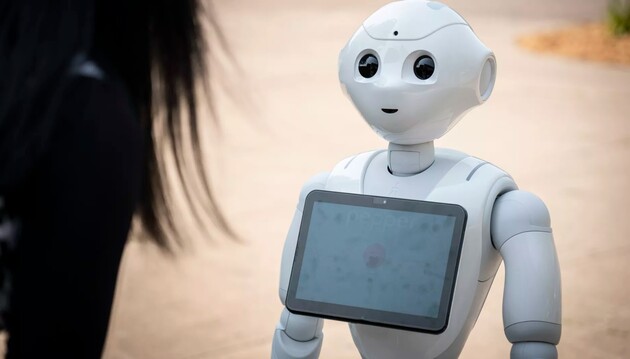 Ученые разработали робота для общения с пациентами с деменцией